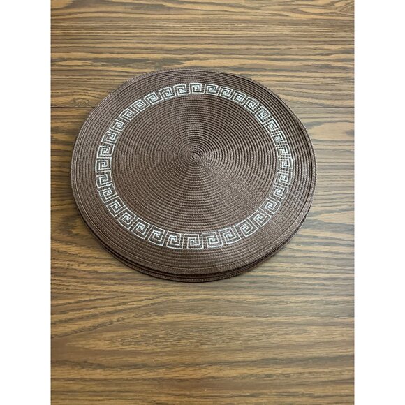 Set of four 14.5” round placemats with geometric design - Picture 1 of 3